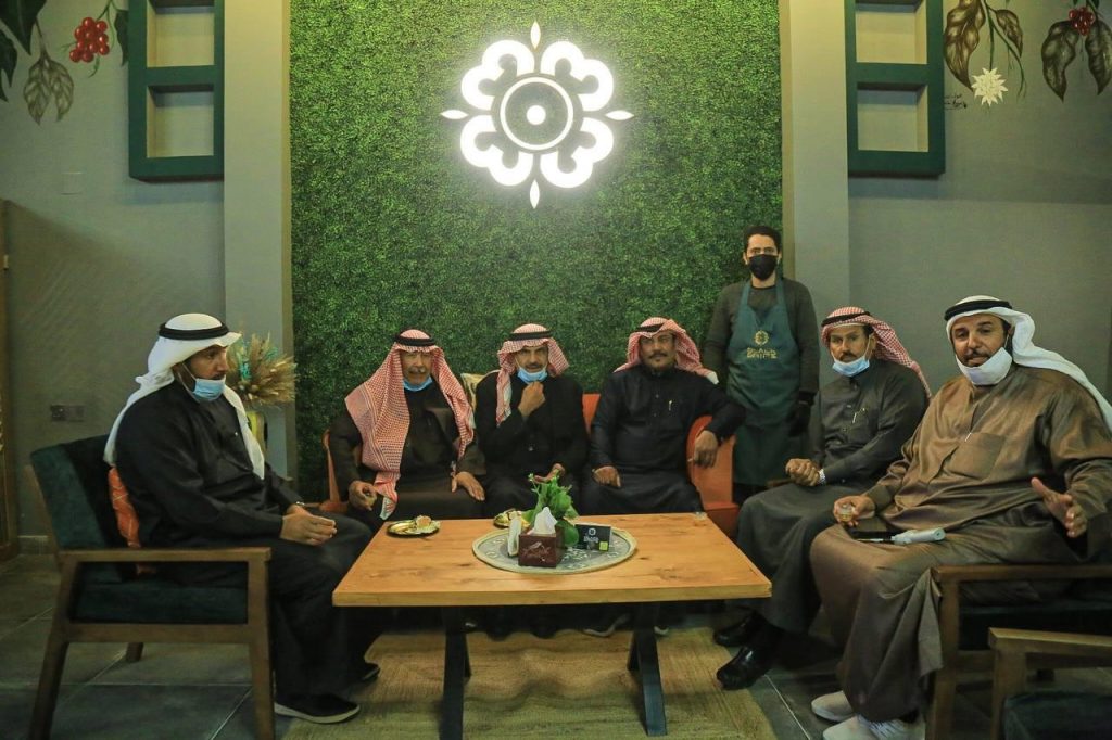 eef9222a-d8fd-4c34-894c-4b5b753a8c8c-1024x682 رئيس لجنة أهالي البكيرية يفتتح كوفي «بلاك دريبز »